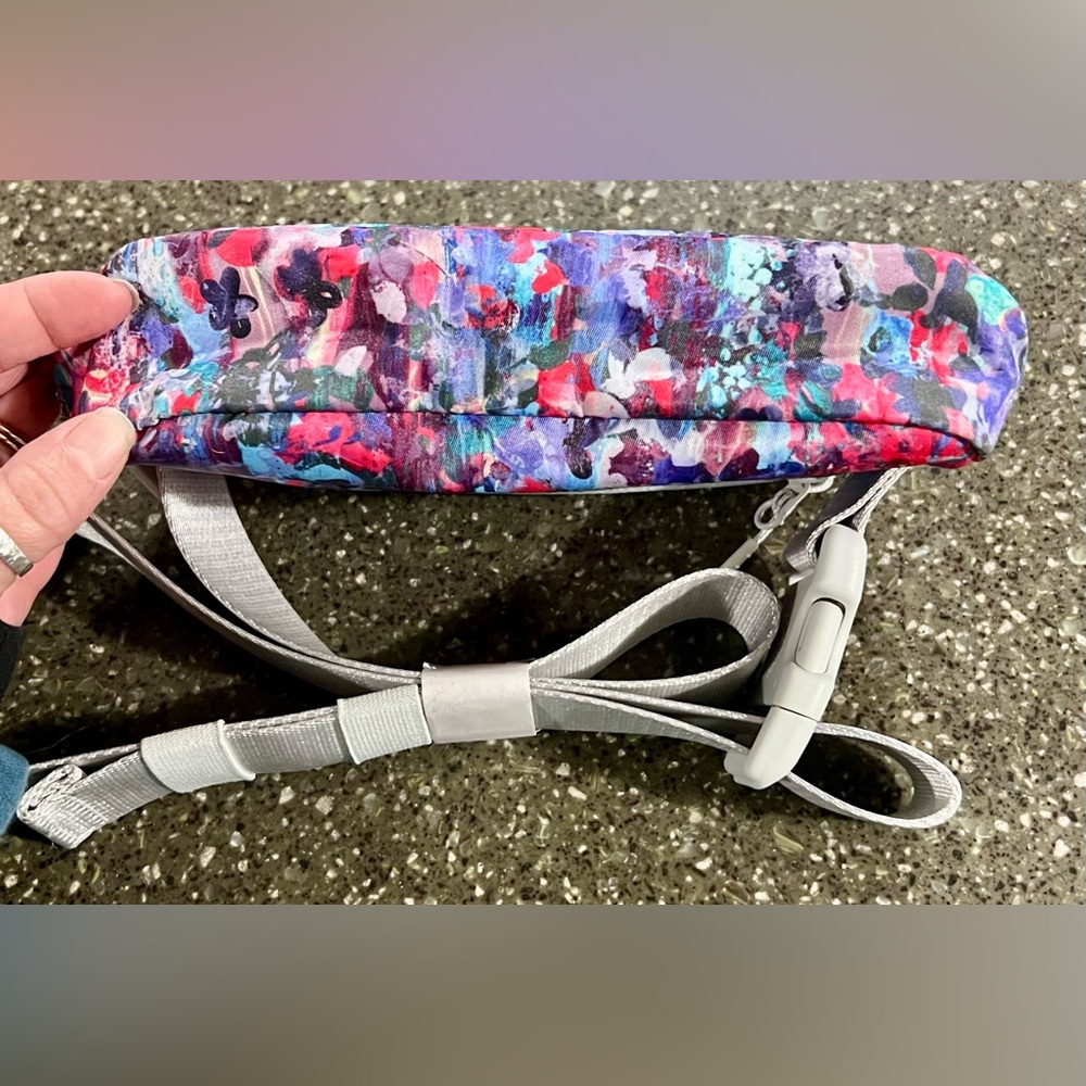 NEW Lululemon Flower Glide Multi Everywhere Belt Bag 1L Travel Crossbody Gym - Picture 8 of 14